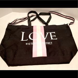 NWOT Victoria’s Secret Large Duffle